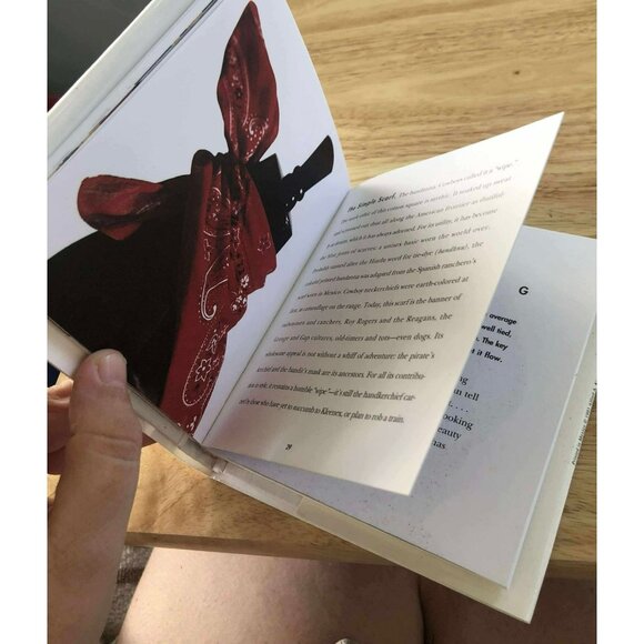 "Chic Simple: Scarves" by Kim Johnson Gross and Christa Worthington - Picture 3 of 4